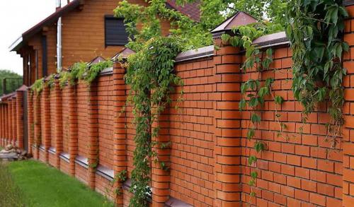 Забор своими руками не, как у всех интересные идеи. Кирпичные ограждения