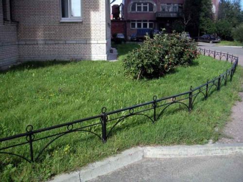 Декоративный забор своими руками: материалы, разновидности и варианты ограждения (100 фото)