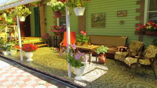 Сама сделала террасу из дерева за 3 дня. Удобная терраса к дому,  которую я сделал сам