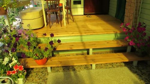 Сама сделала террасу из дерева за 3 дня. Удобная терраса к дому,  которую я сделал сам