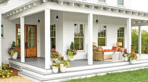 Простое крыльцо для дачи. Каким бывает крыльцо для дачи и как его облагородить?