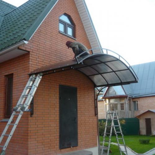 Навесы над крыльцом из поликарбоната. Изготовление козырька над крыльцом из поликарбоната 09