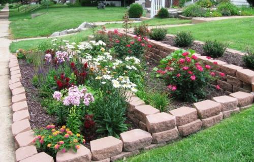 Клумба из кирпича своими руками на даче. Клумбы из кирпича —, как красиво сложить своими руками? 115 фото и советы дизайнеров