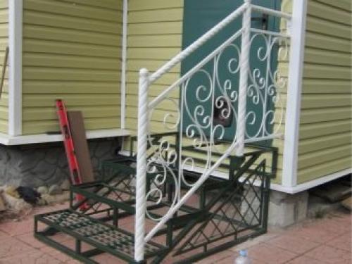 Крыльцо для дачного домика. Каким бывает крыльцо для дачи и как его облагородить? 05 Крыльцо для дачного домика. Каким бывает крыльцо для дачи и как его облагородить? 05