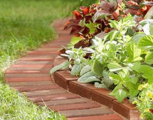 Клумба из кирпича своими руками пошагово. Клумбы из кирпича своими руками: простая работа — отличный результат