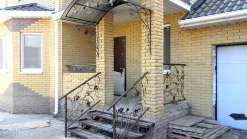 Крыльцо дачного дома. Каким бывает крыльцо для дачи и как его облагородить? 39