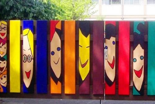 Рисунки на заборе на даче своими руками простые. Как покрасить и разрисовать забор из дерева