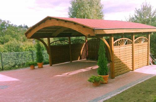 Как построить навес к дому из дерева своими руками. Натуральный материал на приусадебном участке – навес из дерева своими руками