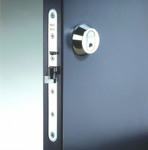 Какой замок поставить на калитку на улице. Замок на калитку – выбор лучших современных моделей и варианты их грамотной установки (85 фото)