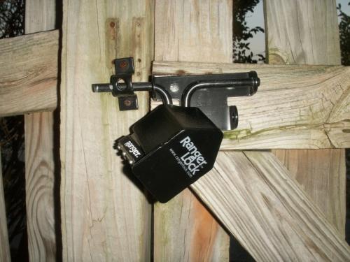 Какой замок поставить на калитку на улице. Замок на калитку – выбор лучших современных моделей и варианты их грамотной установки (85 фото)