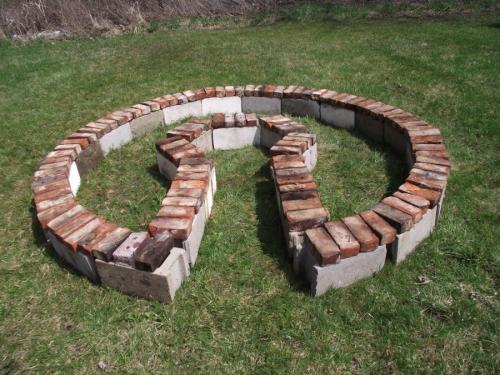 Клумба из кирпичей. Клумбы из кирпича —, как красиво сложить своими руками? 115 фото и советы дизайнеров