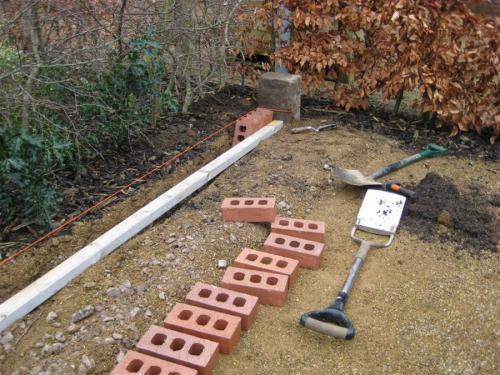 Клумба из кирпичей. Клумбы из кирпича —, как красиво сложить своими руками? 115 фото и советы дизайнеров