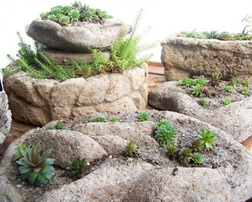 Оформление клумбы с камнями и прудиком. Клумба из камней — современные проекты, как правильно сделать, пошаговая инструкция, как сделать своими руками (145 фото идей)