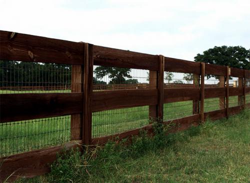 Декоративный забор из дерева. Строительство декоративного забора из дерева на участке [19 фото]