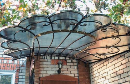 Какие особенности есть у открытых крылец с навесом. Геометрия форм