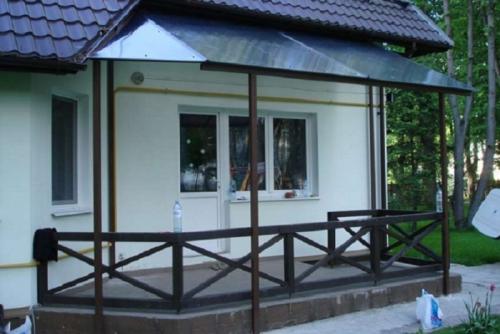 Какие особенности есть у открытых крылец с навесом. Геометрия форм