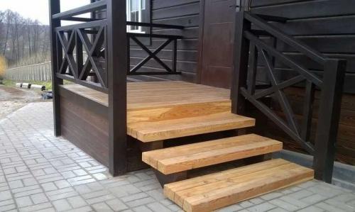 Красивые ступеньки в частном доме. Крыльцо — 115 фото стильного оформления и этапы постройки крыльца для частного дома