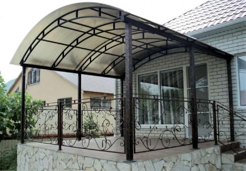 Навес у дома для отдыха из поликарбоната. Навесы из поликарбоната — самостоятельное изготовление и особенности проектирования (100 фото)