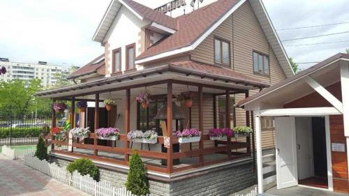 Красивые террасы загородных домов. Терраса к дому: красивая пристройка и особенности ее применения в ландшафтном дизайне (155 фото)