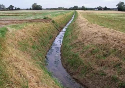 Заезд на участок через дренажную канаву. Как сделать заезд через канаву на участок? ОТ простого (временного) ДО капитального