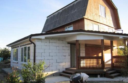 Как обустроить веранду на даче закрытую. Закрытая зимняя веранда пристроенная к дому: все, что нужно знать