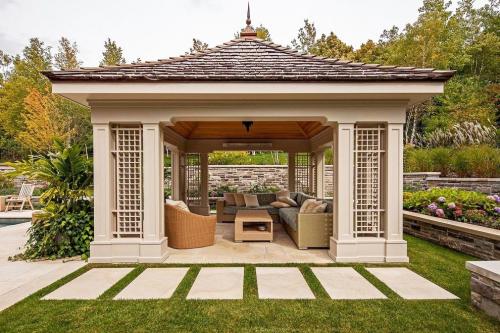 Беседка для дачи кованная. Кованые беседки: разновидности и как сделать беседку своими руками 06