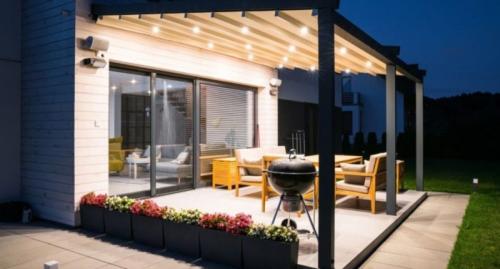 Как организовать освещение на террасе в деревенском стиле. Освещение террасы или открытой веранды: популярные варианты и приемы