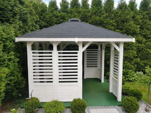 Беседка для дачи. Какую конструкцию беседки выбрать