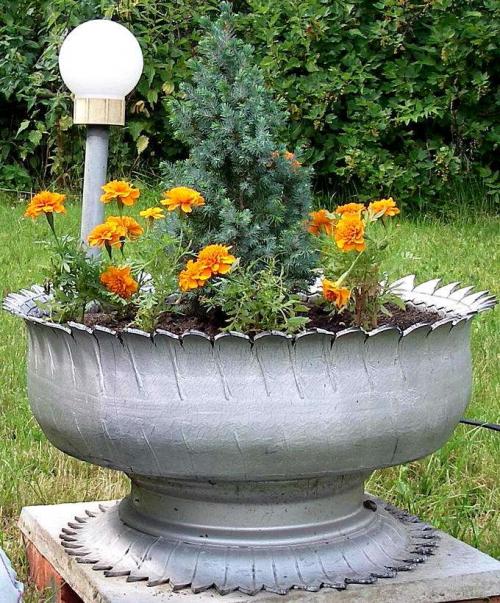 Клумбы необычной формы своими руками. Клумбы для цветов на даче своими руками – 70 лучших вариантов