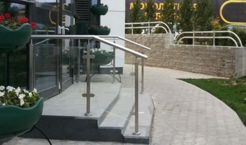 Крыльцо с балясинами. Конструктивные особенности 01