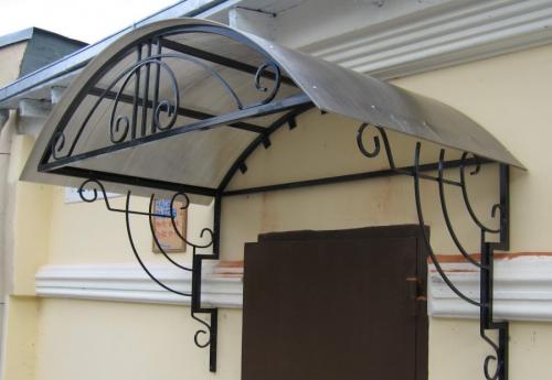 Навес над крыльцом частного дома. Козырек над крыльцом: основные разновидности и советы по оформлению (75 фото-идей)