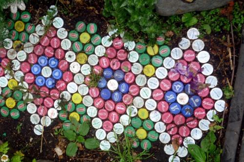 Что можно сделать из крышек от энергетиков. Поделки из крышек — 95 фото самых простых и красивых идей для поделок своими руками