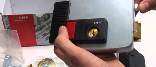 Замок на калитку металлическую накладной. Виды замков для калитки 33