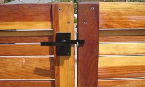 Защёлка на калитку которая открывается наружу. Защелка для калитки своими руками: фото, как сделать на ворота из профнастила, видео