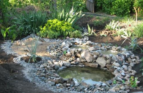 Искусственный пруд на даче. Пруд своими руками: пошаговая инструкция, как сделать и обустроить пруд на дачном участке. 150 фото лучших вариантов водоемов