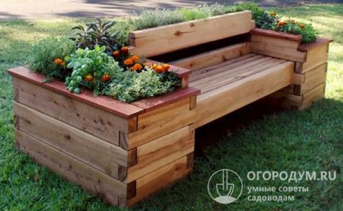 Декоративные клумбы из дерева. Разнообразие форм и применение