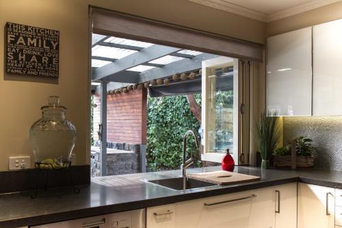 Дизайн террасы в частном доме с выходом из кухни. Удивительные идеи оформления кухни с открытой террасой – домашним дизайнерам на заметку