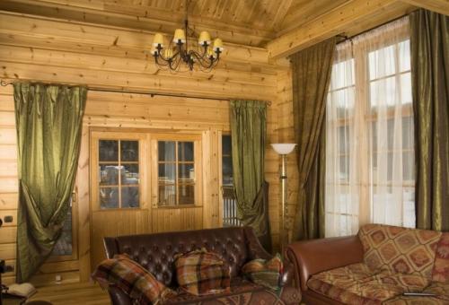 Красивые окна в деревянном доме — лучшие идеи дизайна, советы по выбору материалов и варианты установки (90 фото)