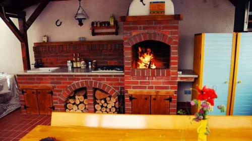 Оригинальные беседки из дерева с барбекю. Ваша беседка с мангалом: важные детали