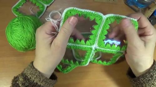 Как можно сделать из пластиковых бутылок домашние аксессуары, такие, как сумки и рюкзаки. Сумка из пластиковых бутылок своими руками