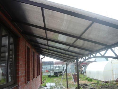 Навесы козырьки из поликарбоната: выбор, установка и уход 04 Навесы козырьки из поликарбоната: выбор, установка и уход 04