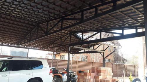 Как правильно подготовить стену к монтажу навеса. Как прикрепить навес к стене дома