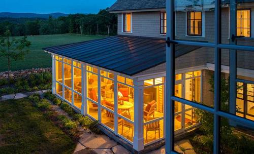 Какие технические требования необходимо соблюдать при строительстве открытой веранды 3х6м к дому. Законодательные нормы о возведении пристроек