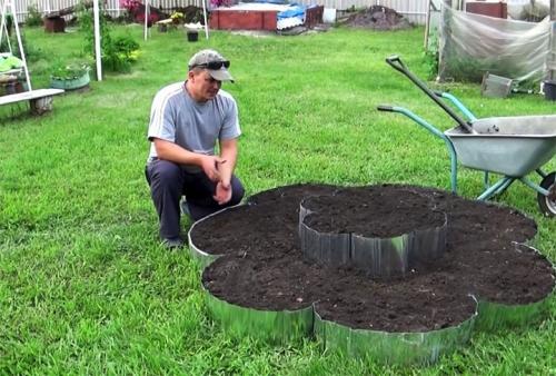 Чем огородить клумбу. Оригинальный заборчик для клумбы, цветника