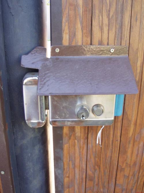 Уличные замки для калиток. Какой выбрать замок на калитку — советы, как правильно врезать или установить замок своими руками (105 фото)