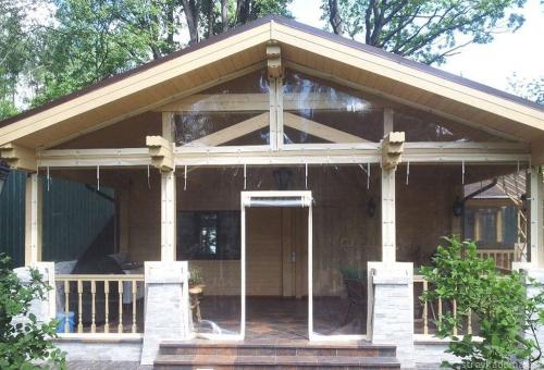 Чем закрыть беседку от дождя и ветра. Способы укрытий беседки от негативных погодных условий