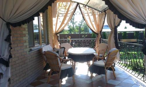 Ткань для штор в беседку. Критерии выбора уличных гардин для веранды