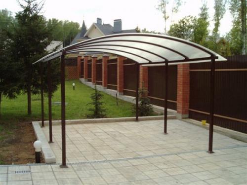 Как избежать повреждений навеса из поликарбоната. Какие ошибки монтажа приводят к протеканию навеса из поликарбоната