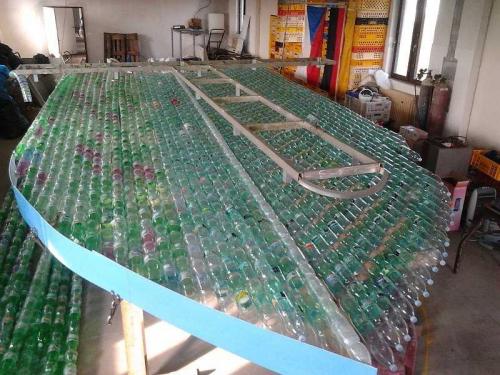 Поделки из пластиковых бутылок: основные идеи и варианты использования бытового пластика (90 фото)