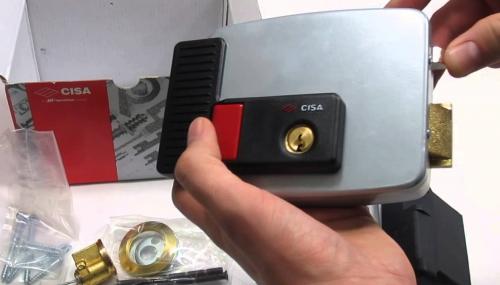 Как работает беспроводной замок на калитку. Виды